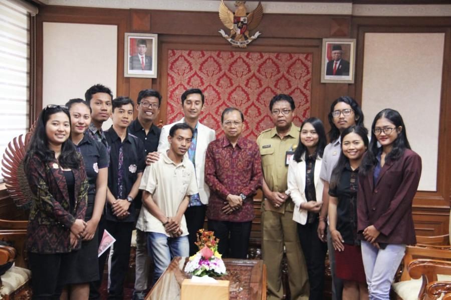 podiumnews.com-Gubernur Koster Harap Mahasiswa Tak Terjebak Kegiatan Bersifat Retorika Mengambang