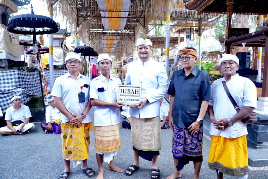 podiumnews.com-Badung Kucurkan Rp1,7 Miliar untuk Karya Pura Dalem Batubayan