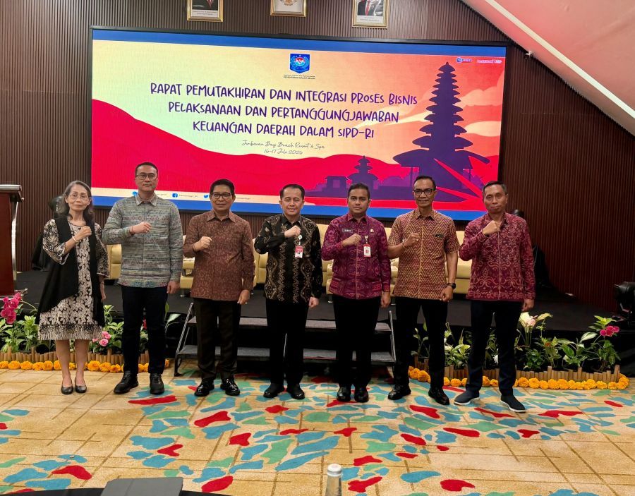 Bupati Badung I Wayan Adi Arnawa saat hadiri Rapat Pemutakhiran dan Integrasi Proses Bisnis Pelaksanaan dan Pertanggungjawaban Keuangan Daerah dalam SIPD-RI di Kuta, Badung, Bali, Kamis (16/7/2026). (foto/adi)
