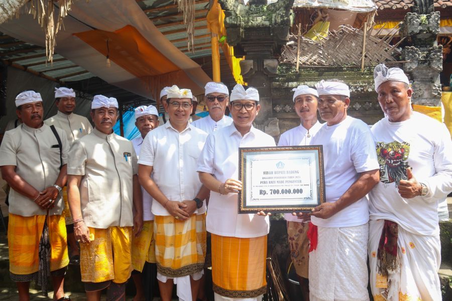 podiumnews.com-Badung Salurkan Hibah Rp700 Juta untuk Karya Mamungkah di Munggu