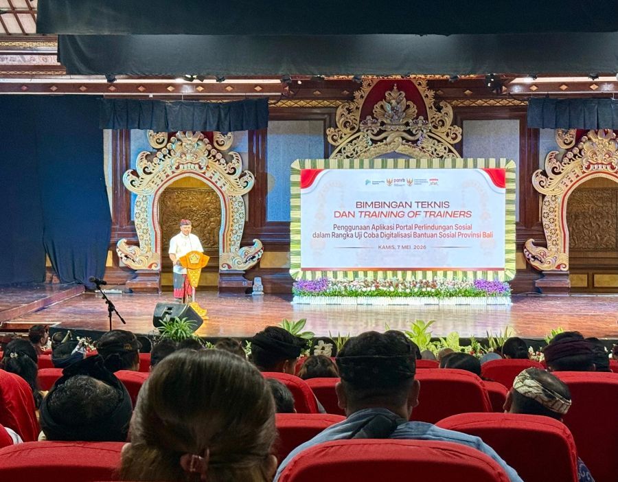 podiumnews.com-Bali Satu-satunya Pilot Project Digitalisasi Bansos, Sekda Buka Bimtek