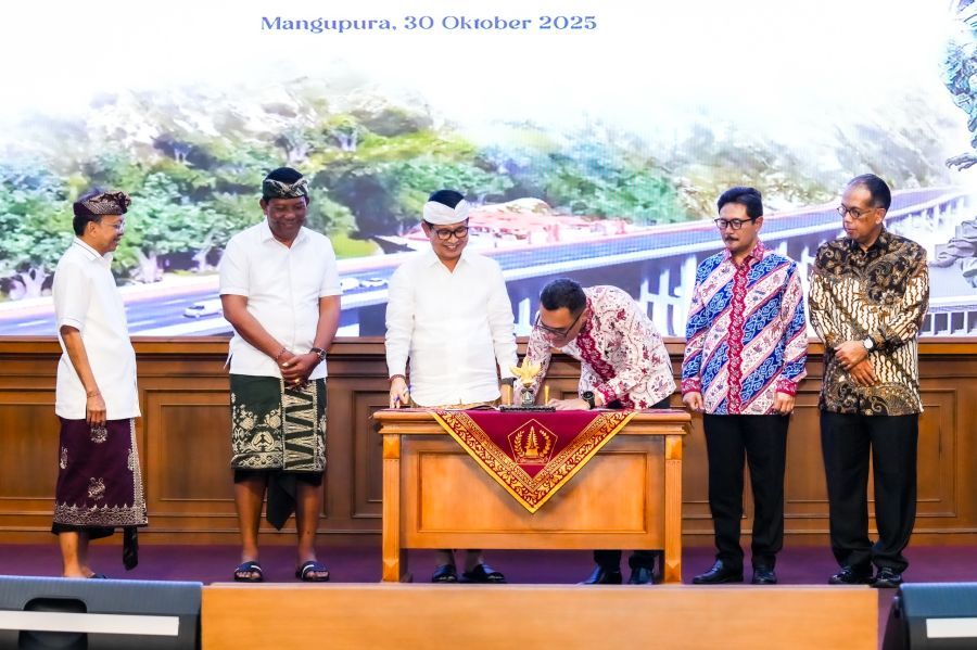 podiumnews.com-Bangun Jalan Kuta Selatan-Utara, Bupati Badung Pinjam dari PT SMI