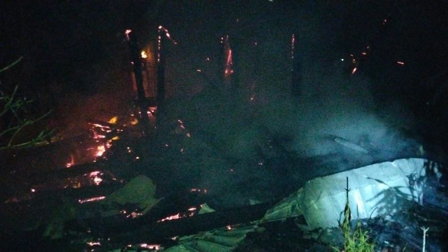 Bangunan Sopo Vila milik G.M. Timbul Silaen (78) yang terletak di Banjar Werdhi Kosala, Desa Ungasan, Kecamatan Kuta Selatan, Badung, Bali, terbakar, Senin (12/10/2026). (foto/hes)