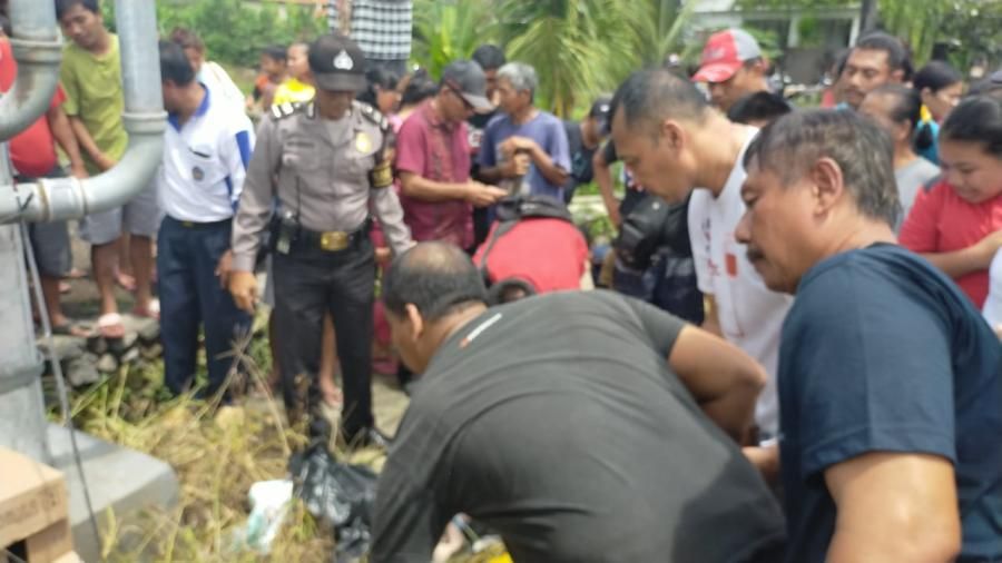 podiumnews.com-Warga Dalung Digegerkan Penemuan Mayat Bayi di Aliran Sungai