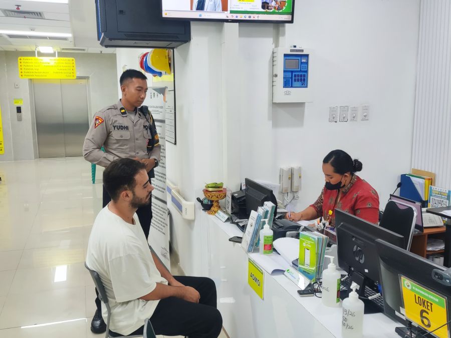 podiumnews.com-Bela Istri, WNA Iran Jadi Korban Pengeroyokan di Kuta