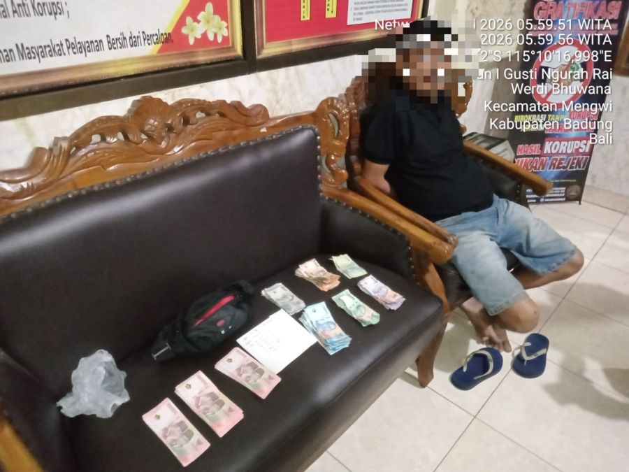 podiumnews.com-Belanja Pakai Uang Palsu di Pasar Mengwi, Pria Ini Ditangkap Warga
