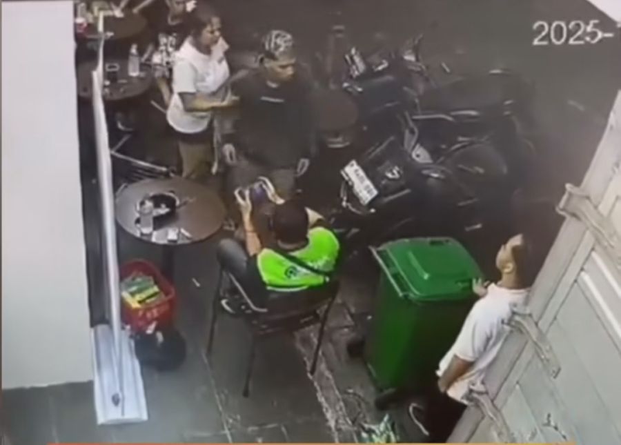 podiumnews.com-Belasan Pria Mabuk Keroyok Sopir Mobil Boks di Kuta