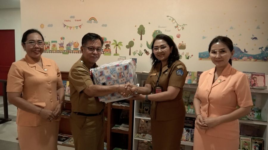 podiumnews.com-Berbagi Ceria, DWP Badung Kunjungi Pasien Anak di RS Mangusada