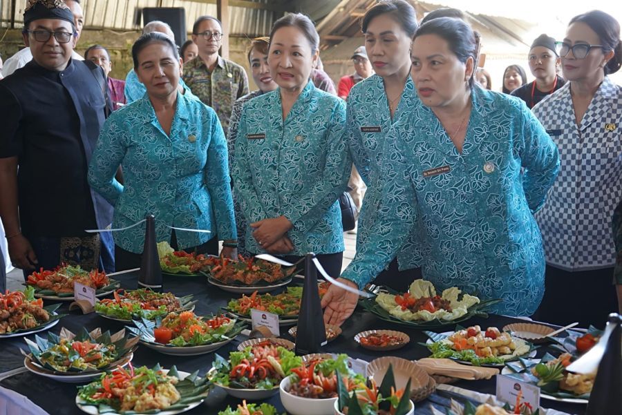 podiumnews.com-Bergerak dan Berbagi di Gianyar, PKK Bali Perkuat Sinergi Layanan Masyarakat