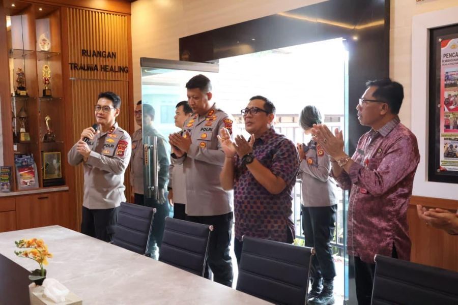 podiumnews.com-Bersama Kapolda Bali, Bupati Tabanan Resmikan Mess Bintara, Pos Polisi Dakdakan