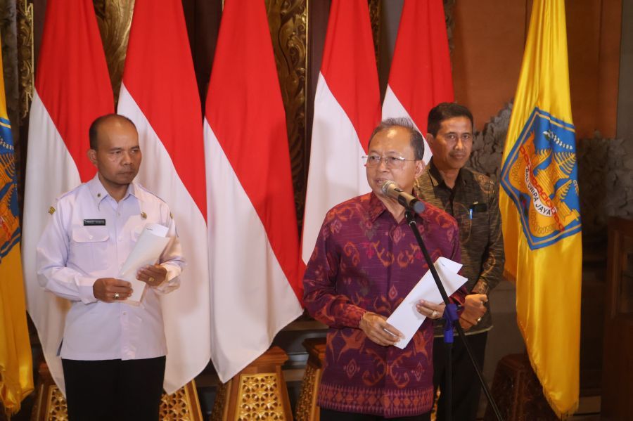 Bersih-bersih Massal, Pemprov Bali Gelar Gotong Royong Semesta Berencana