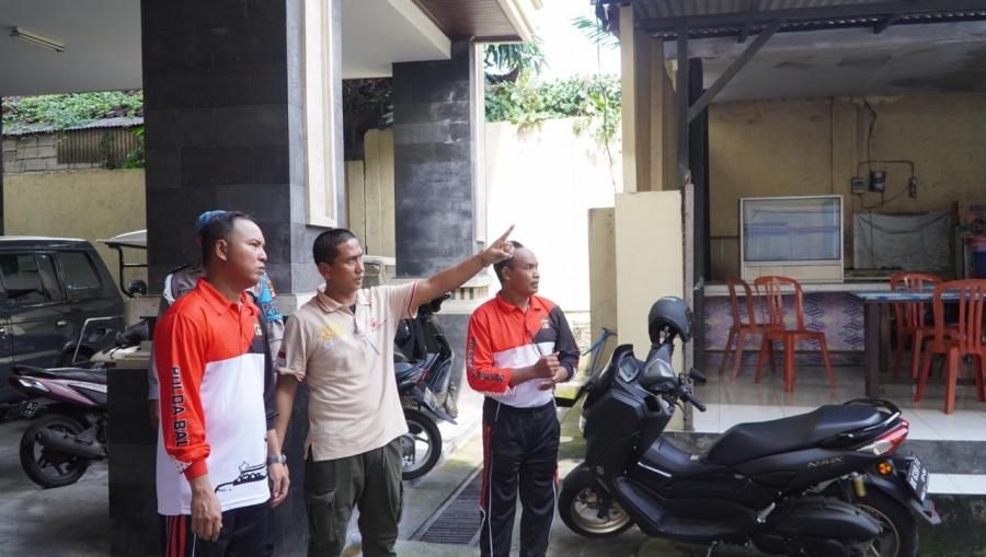 podiumnews.com-187 Personil Kerja Bakti Bersihkan Mapolres Denpasar 