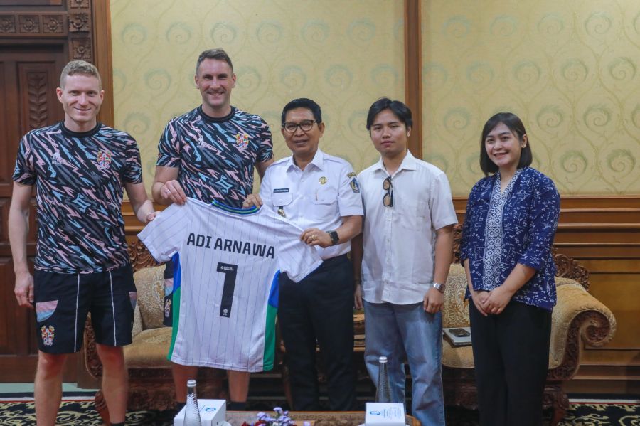 podiumnews.com-Bertemu Bupati Badung, Tranmere Rovers Jalin Kerjasama Pembinaan Sepakbola