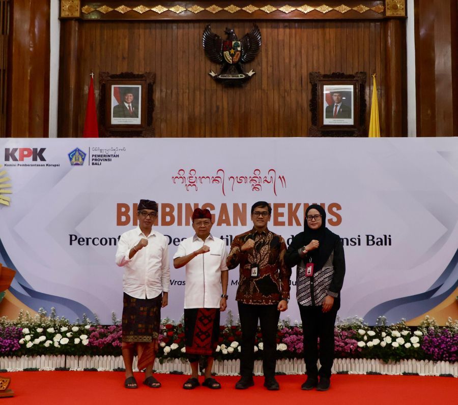 Gubernur Bali Wayan Koster saat membuka Bimtek Percontohan Desa Antikorupsi di Gedung Wiswa Sabha Utama Kantor Gubernur Bali, di Renon, Denpasar, Bali, Kamis (9/7/2026). (foto/sukadana)