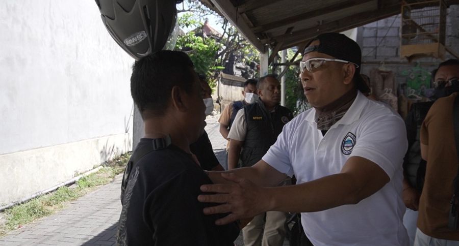 Tim Bidang Pemberantasan Badan Narkotika Nasional (BNN) Provinsi Bali berhasil mengungkap jaringan ganja asal Aceh yang beroperasi di seputaran Jalan Gunung Soputan Denpasar, Bali. (foto/hes)