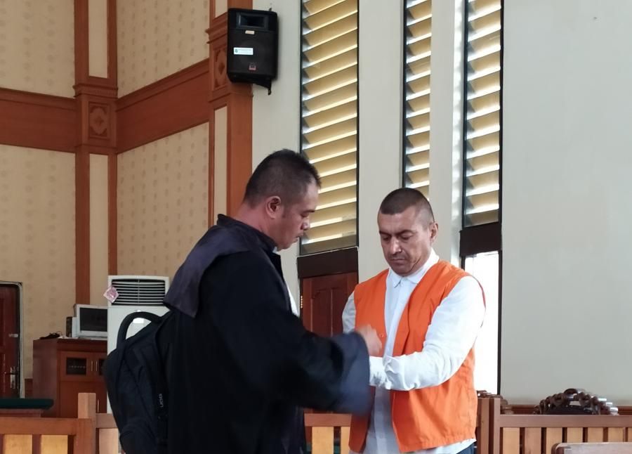 podiumnews.com-Bobol Dua Mesin ATM BNI, Bule ini Dihukum 8 Bulan