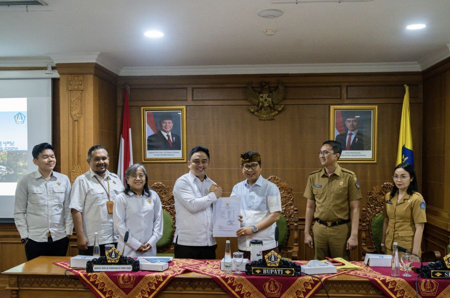 Bupati Badung I Wayan Adi Arnawa saat entry meeting BPK atas LKPD Kabupaten Badung TA 2025, di Ruang Pertemuan Kriya Gosana, Puspem Badung, Bali, Senin (6/4/2026). (foto/adi)