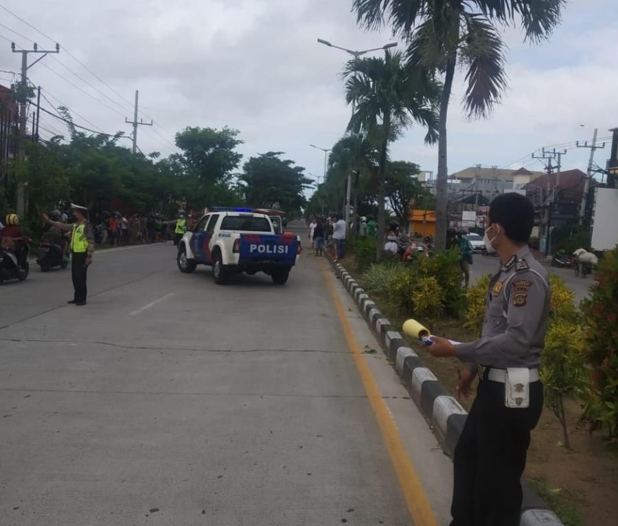 podiumnews.com-Motor Hilang Kendali, Bule Cantik Asal Rusia Tewas Tabrak Pembatas Jalan