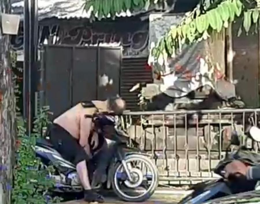 podiumnews.com-Tewas di Atas Motor, Bule Ini Ternyata Kebanyakan Minum Tuak