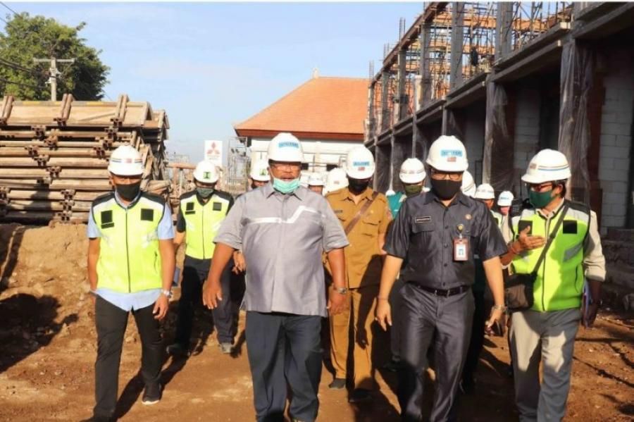 podiumnews.com-Bupati Buleleng Target Proyek Pasar Banyuasri Rampung Desember