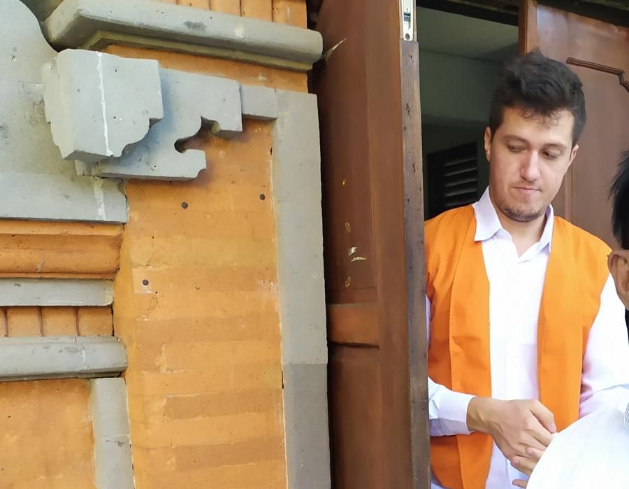 podiumnews.com-Miliki Hasis 0,29 gram, Turis Rusia ini Hanya Dihukum 10 Bulan