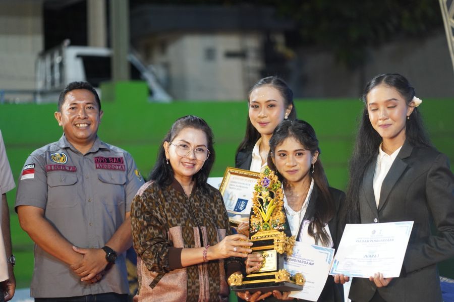 podiumnews.com-Bunda Anti Narkoba Badung Tutup Lomba Kadarkum Desa Darmasaba