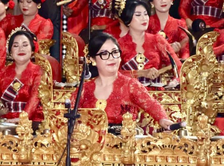 podiumnews.com-Bunda Rai Ajak Perempuan Tabanan Lestarikan Gong Kebyar