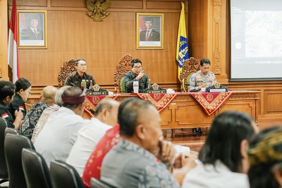 podiumnews.com-Bupati Badung Berdialog Cari Solusi Rekayasa Lalin Kerobokan Kelod