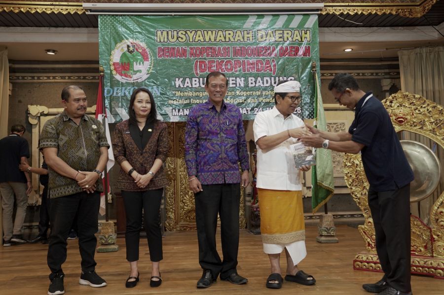 Bupati Badung I Wayan Adi Arnawa saat membuka Musda Dekopinda Kabupaten Badung di Hotel Made Bali, Sempidi, Badung, Bali, Jumat (24/7/2026). (foto/adi)