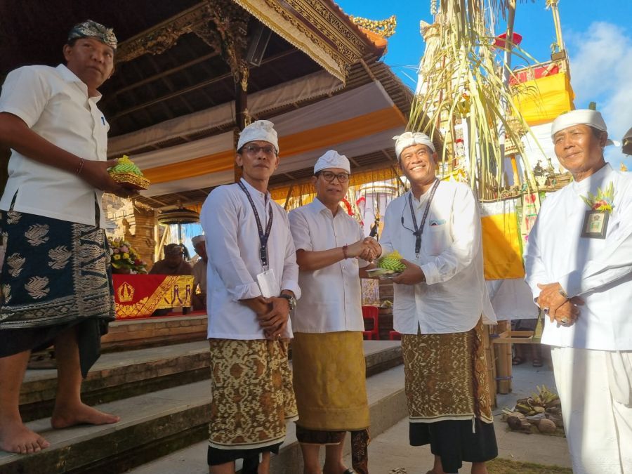 podiumnews.com-Bupati Badung dan Ketua DPRD Ngupasaksi Karya Utama Pura Dalem Kahyangan Tuban