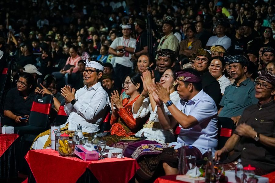 podiumnews.com-Bupati Badung dan Wabup Saksikan Baleganjur Remaja Badung di PKB 