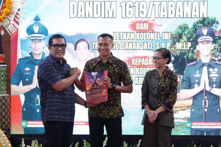 podiumnews.com-Bupati Sanjaya Hadiri Lepas Sambut Dandim 1619/Tabanan