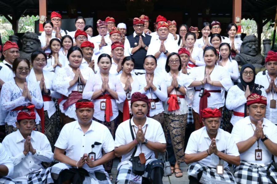 podiumnews.com-Bupati Tabanan Lantik Pimpinan Perumda Sanjayaning Singasana