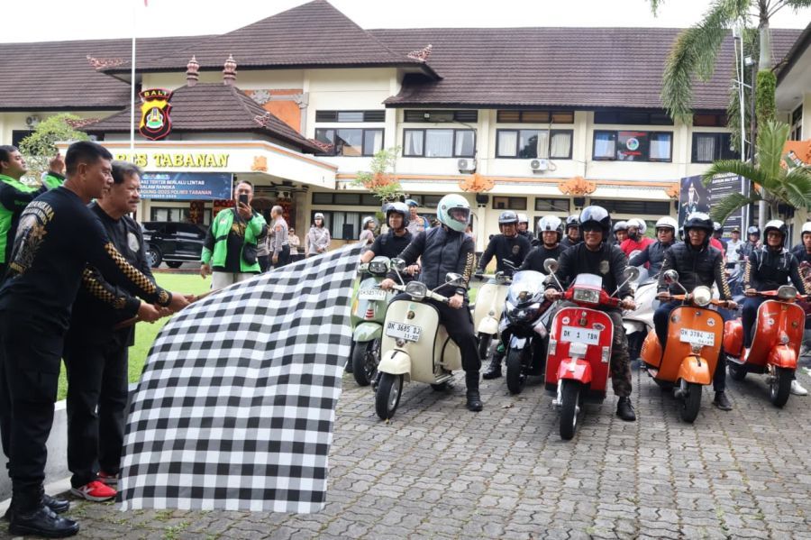 podiumnews.com-Bupati Tabanan Pimpin Deklarasi Tertib Berlalulintas dan Ikuti Touring