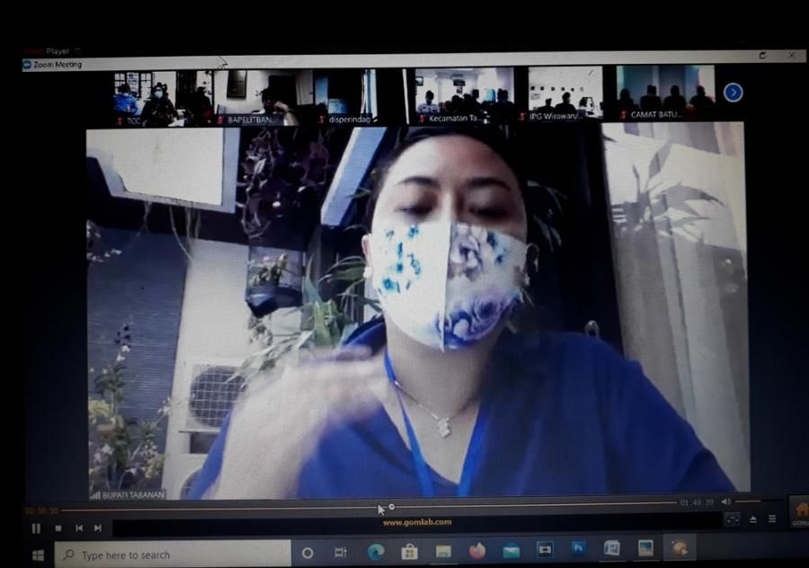 podiumnews.com- Bupati Eka Gelar Video Conference Bahas New Normal di Kabupaten Tabanan