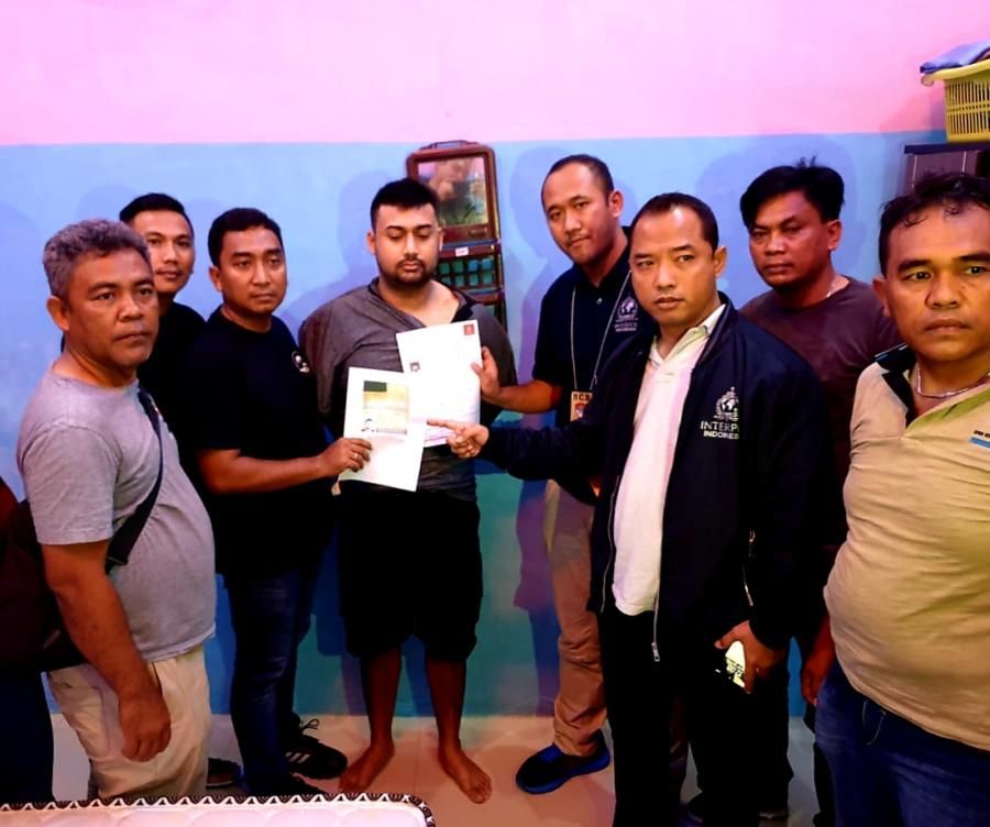 podiumnews.com-Polri Tangkap Buronan Interpol Pembunuh Satu Keluarga di Pakistan