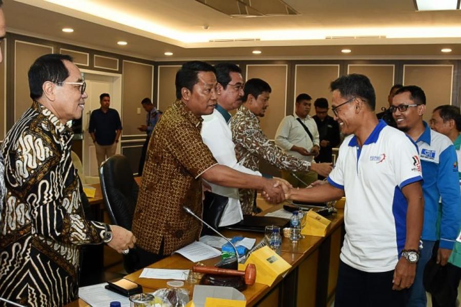 podiumnews.com-Omnibus Law Dinilai Merugikan, Organisasi Buruh Datangi DPR