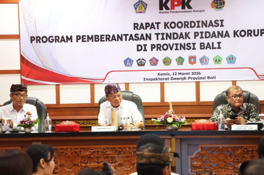 Gubernur Bali Wayan Koster dalam acara Rapat Koordinasi Program Pemberantasan Tindak Pidana Korupsi di Inspektorat Provinsi Bali, di Denpasar, Kamis (12/3/2026). (Foto/sukadana)