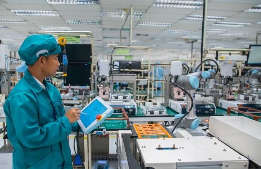 podiumnews.com-5 Mitos Tentang Cobot, Benarkah Menggusur Pekerjaan Manusia?