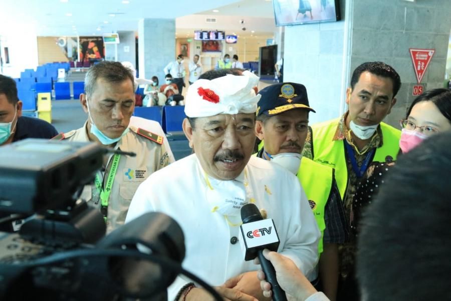 podiumnews.com-61 WN China di Pulangkan, Cok Ace Ungkap Rasa Empati yang Mendalam 