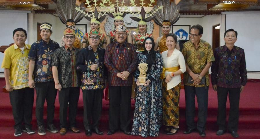 Cok Ace Paparkan Pariwisata Bali Pada Wawali Palangkaraya