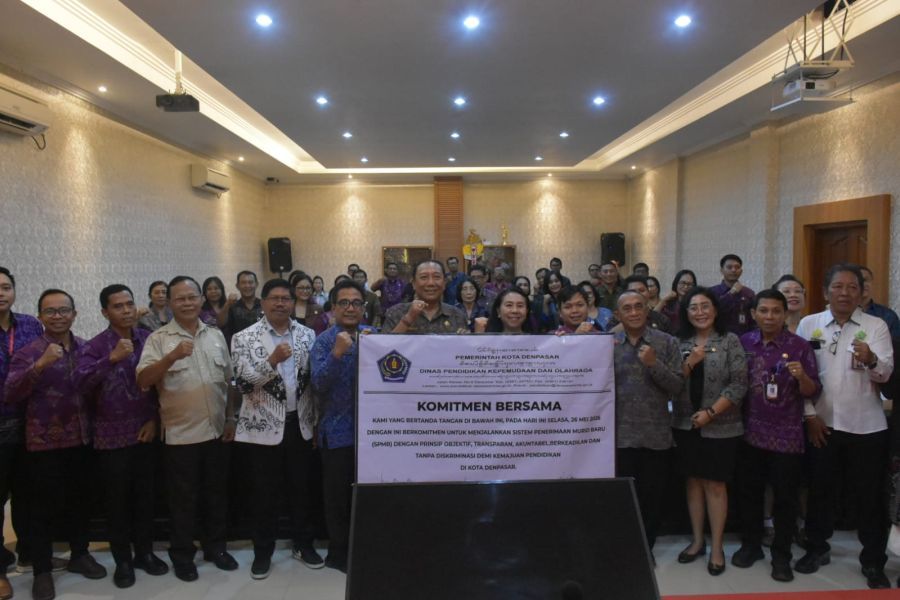Pelaksanaan penandatanganan Komitmen Bersama Sistem Penerimaan Murid Baru (SPMB) Tahun 2026 di Kantor Disdikpora Kota Denpasar, Bali, Selasa (26/5/2026). (foto/sukadana)