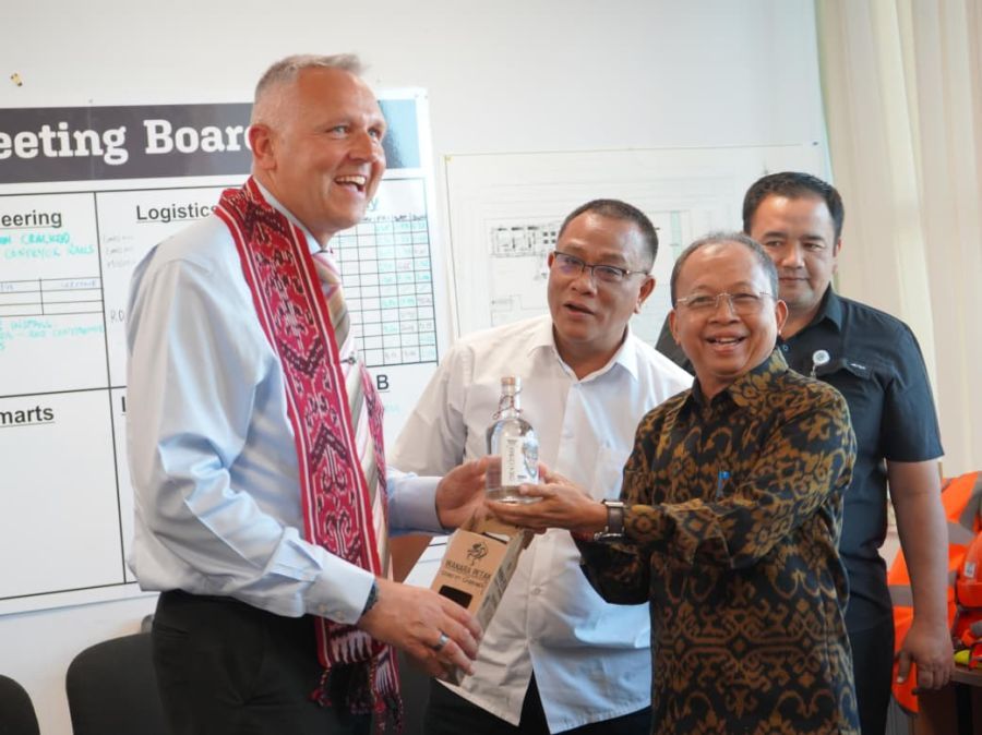 Gubernur Bali Wayan Koster melakukan serangkaian pertemuan strategis dengan Kedutaan Besar Republik Indonesia (KBRI) di London, perusahaan pengelolaan limbah terbesar di Inggris BIFFA, serta Pricewaterhouse Coopers (PwC) dan Transport for London (TfL), 21-22 Juni 2026. (foto/sukadana)
