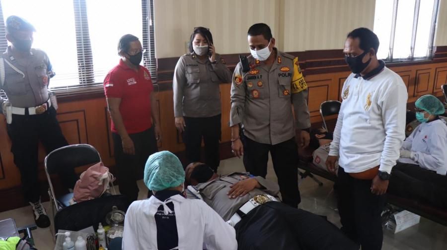 podiumnews.com-DB Merebak, Polres Denpasar Gelar Donor Darah