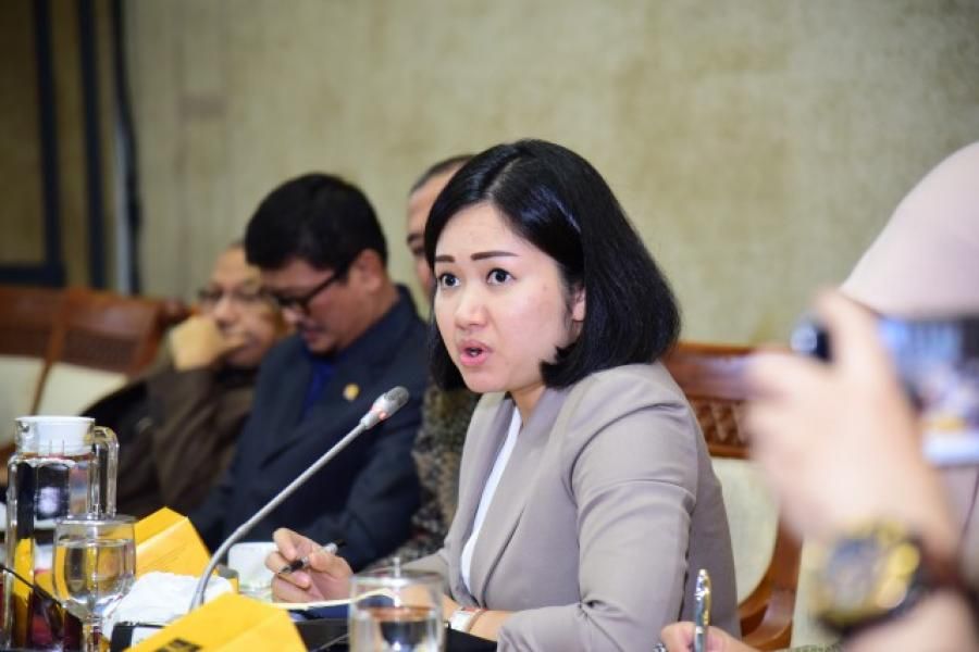 podiumnews.com-DPR Sebut Kualitas Aspal Tol Trans Sumatra Tak Layak