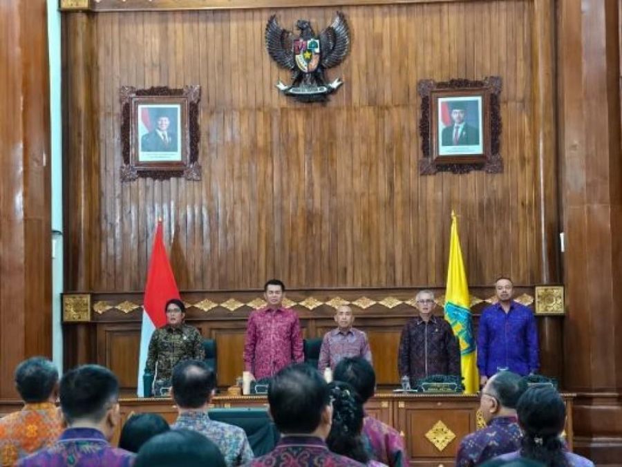podiumnews.com-DPRD Bali Bahas Raperda Keterbukaan Informasi dan Transportasi Digital