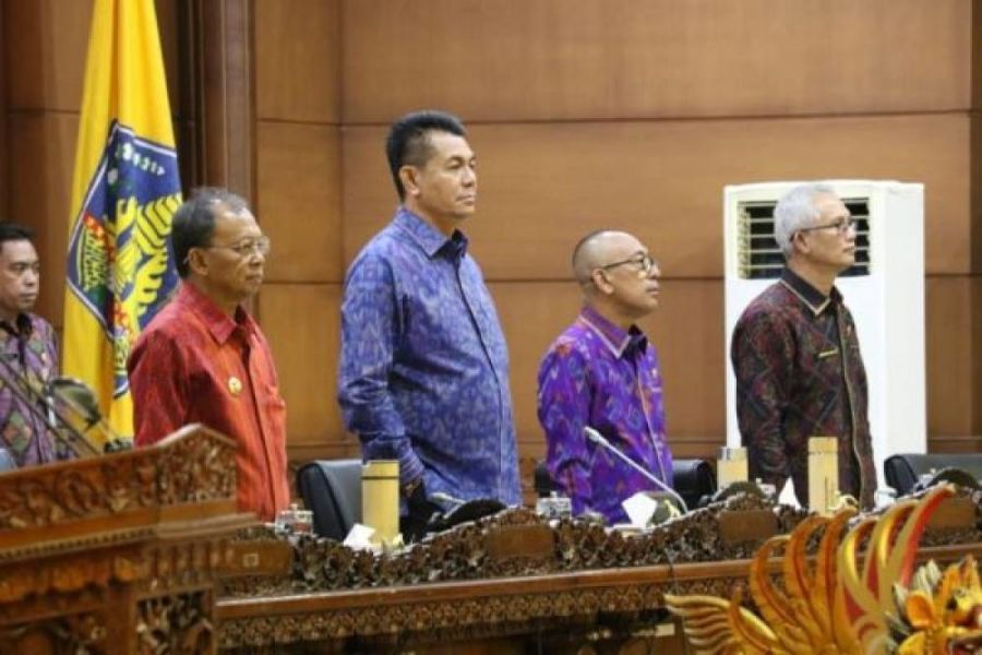 podiumnews.com-DPRD Bali Sahkan Revisi Perda Pungutan Wisatawan Asing