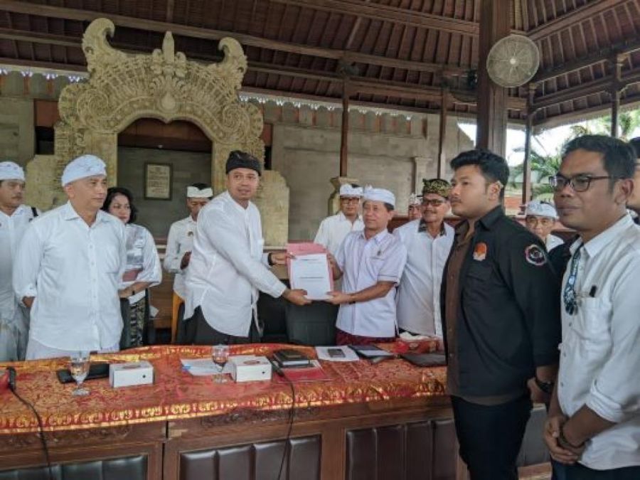podiumnews.com-DPRD Bali Terima Aspirasi APRB Soal Hak Pekerja