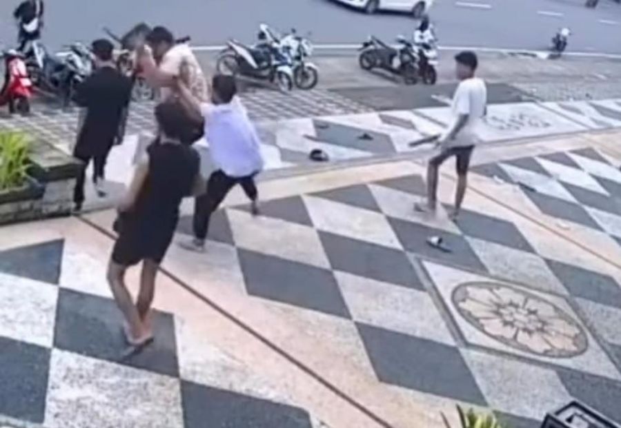 podiumnews.com-Dua Kelompok Pemuda Mabuk Bentrok di Kuta dan Bikin Resah