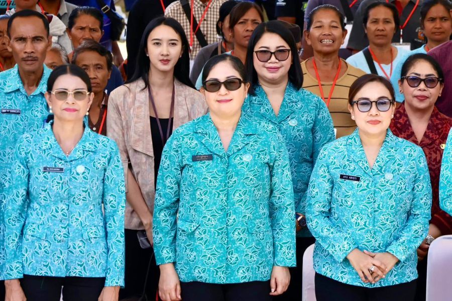podiumnews.com-Dukung UMKM Karangasem, Bunda Rai Hadir di Pasar Rakyat PKK Bali